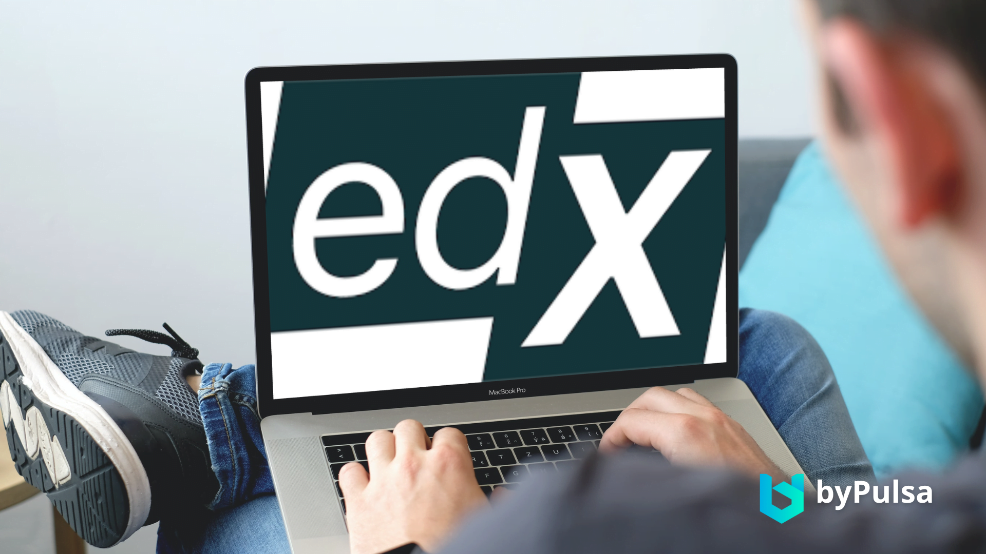Situs untuk melakukan pengembangan diri yaitu edX dengan Course bertaraf internasional, apalagi salah satu pendiri dari edX adalah Harvard